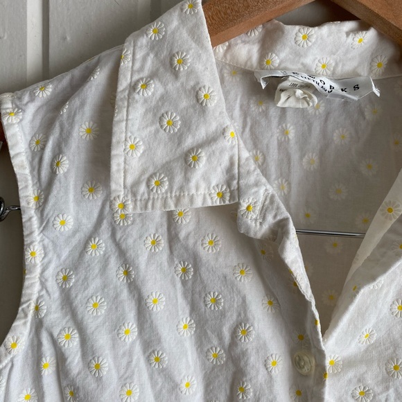 Vintage Tops - 🌼Vintage daisy blouse Saks Fifth Avenue